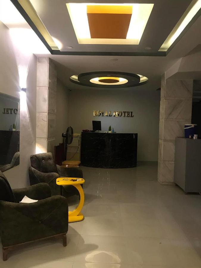 Royal Hotel Qinā Екстериор снимка