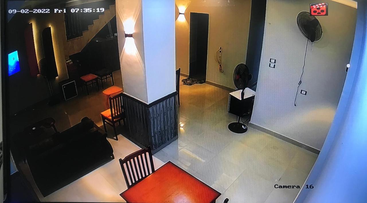 Royal Hotel Qinā Екстериор снимка